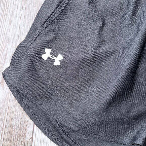 Women's Under Armour XL Shorts - Picture 2 of 4